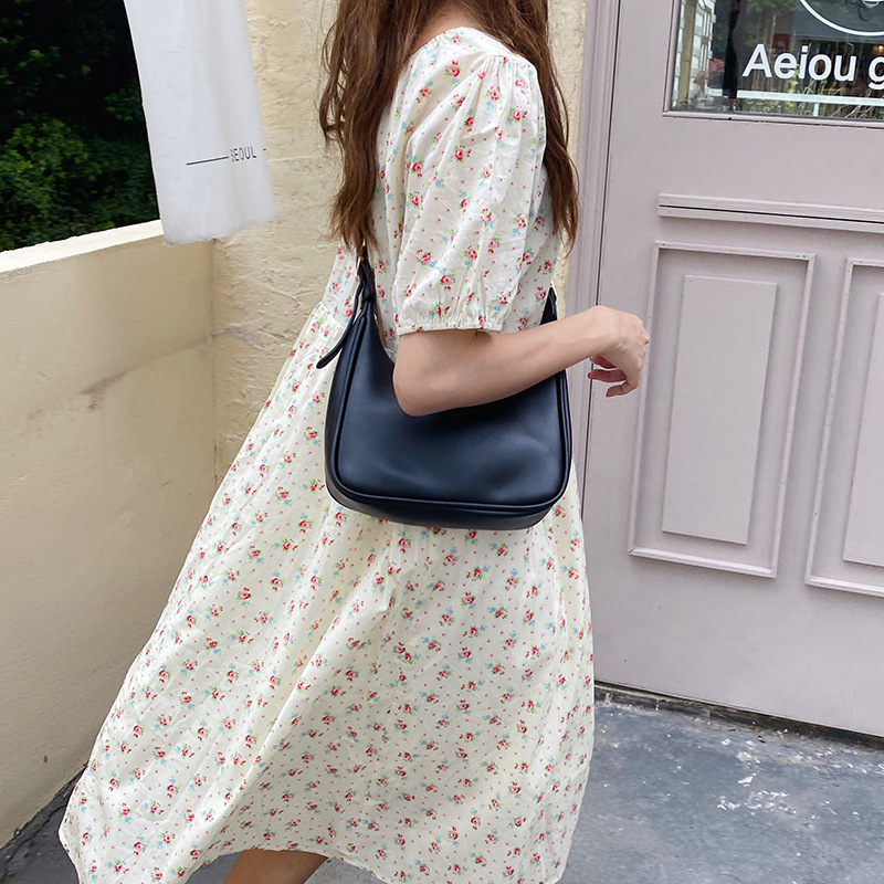 Versatile Large-Capacity Crescent Bag for Women - Minimalist Underarm Crossbody Bag in Trendy High-End Fashion Style Versatile Large-Capacity Crescent Bag for Women - Minimalist Underarm Crossbody Bag in Trendy High-End Fashion Style