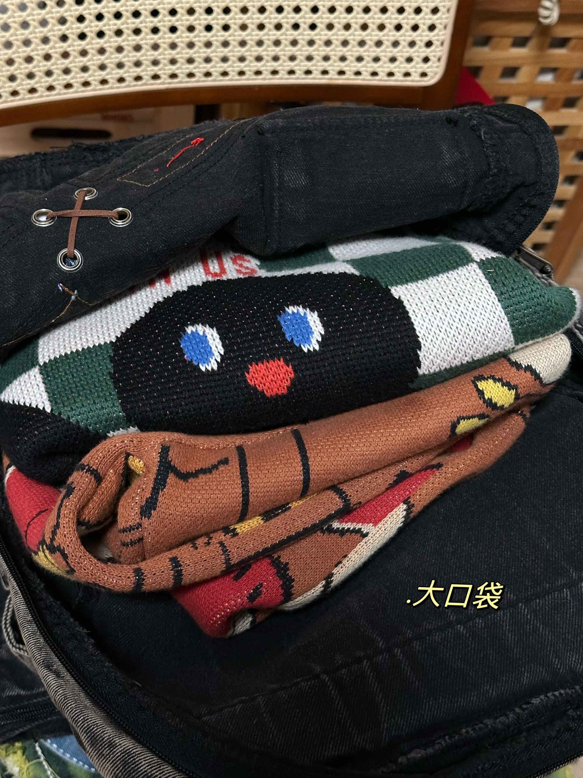 Versatile Large-Capacity Denim Backpack for Women - Handmade Wasteland Style School Bag for Spring and Summer Versatile Large-Capacity Denim Backpack for Women - Handmade Wasteland Style School Bag for Spring and Summer