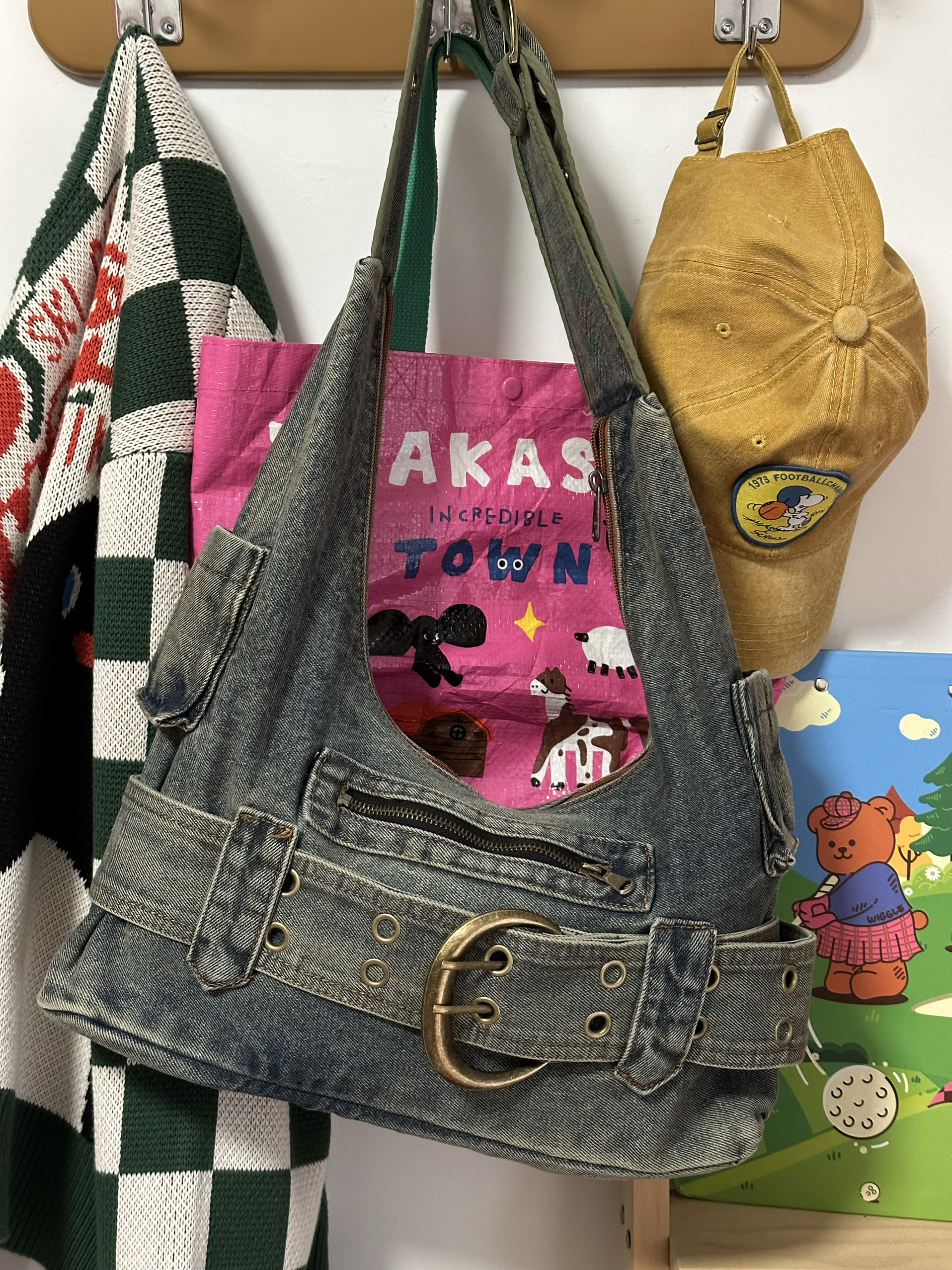 Versatile Retro Large-Capacity Denim Women's Shoulder Bag - Stylish Crossbody Commuter Tote for Students