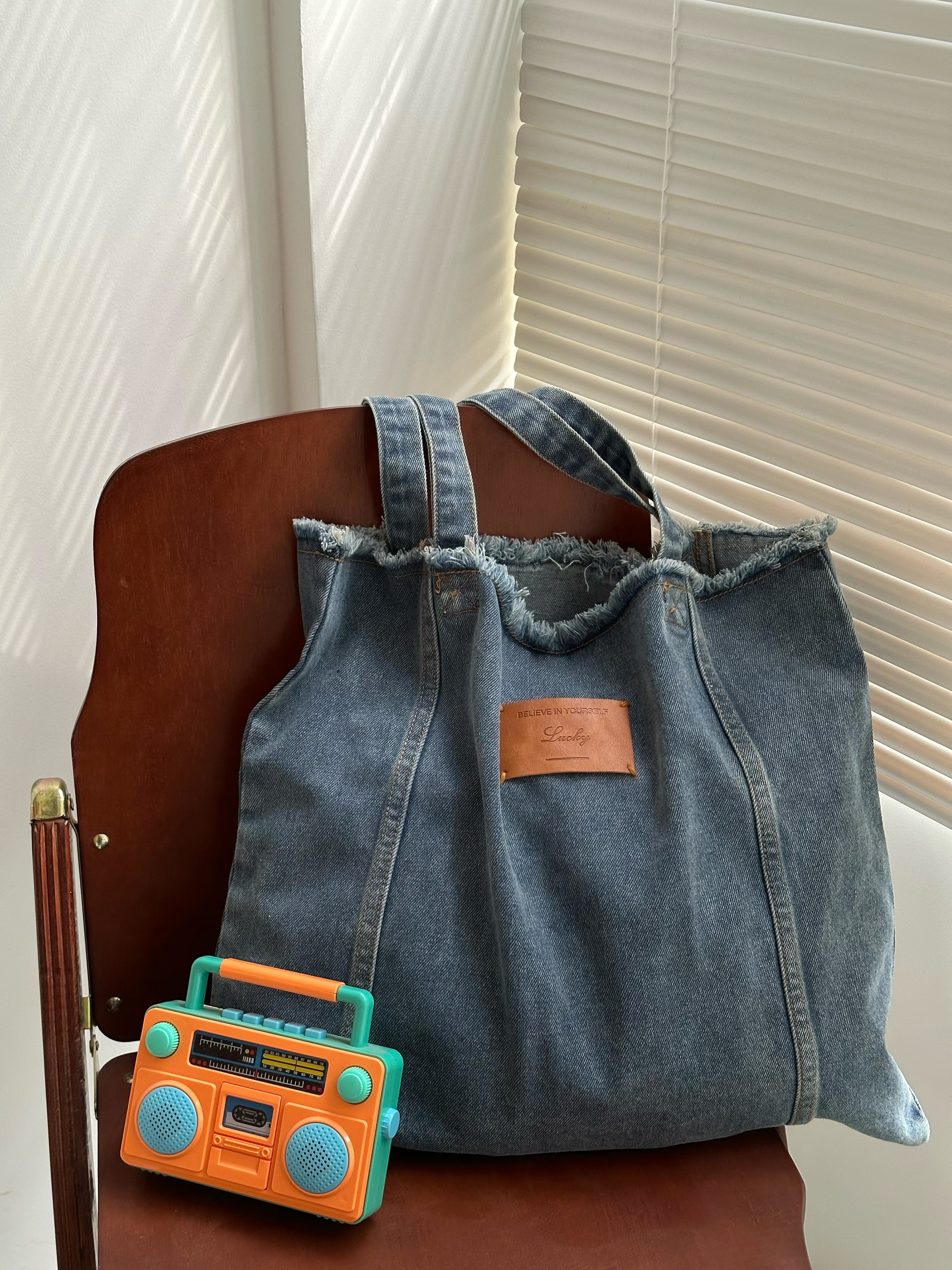 Versatile Single-Shoulder Denim Tote Bag for Women - Large Capacity Retro Korean Style Commuter Bag for Spring and Summer Versatile Single-Shoulder Denim Tote Bag for Women - Large Capacity Retro Korean Style Commuter Bag for Spring and Summer