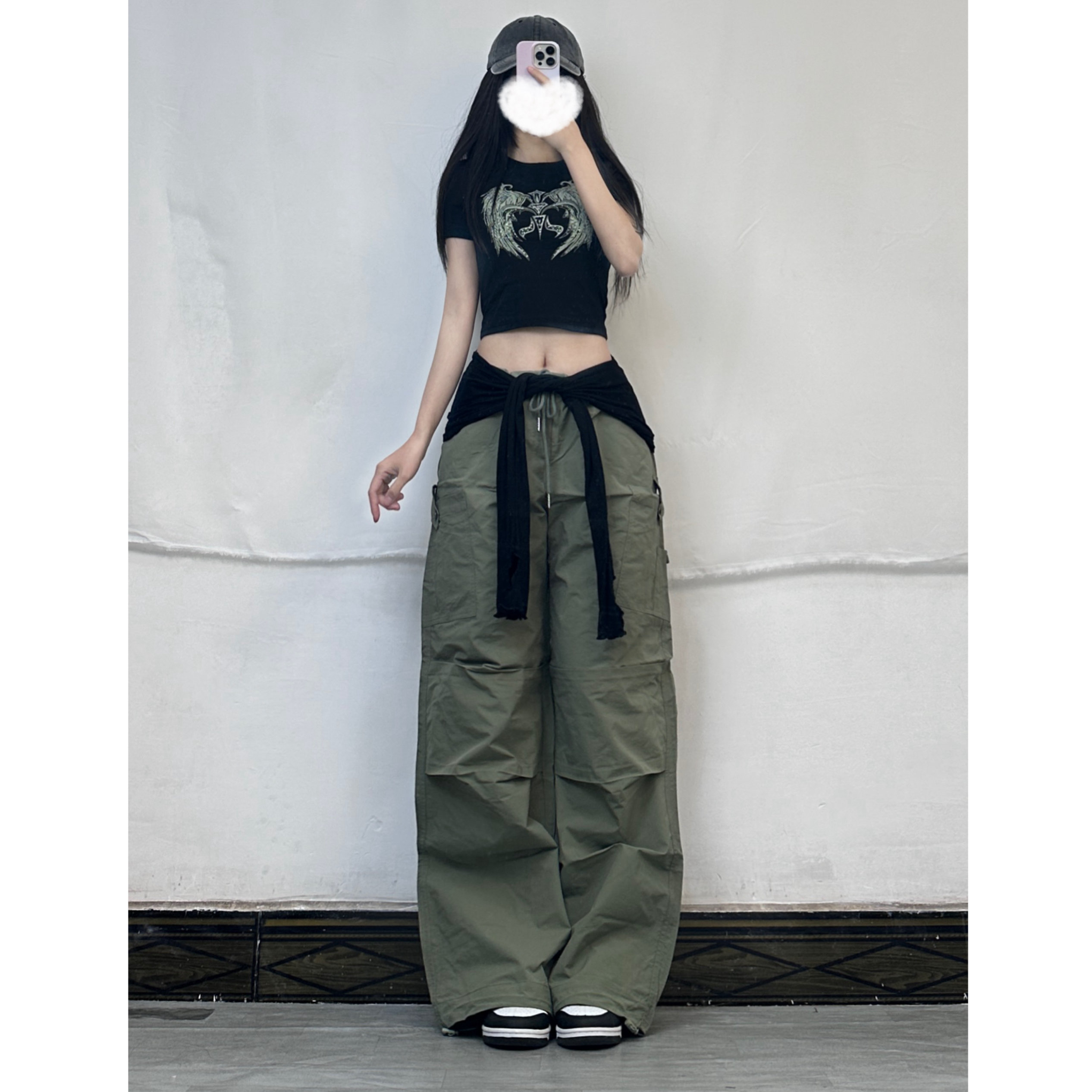 Versatile Slim Fit Sexy Jazz Dance T-Shirt with Dark Geometric Wing Print - Round Neck Short Sleeve Top for Y2K Style