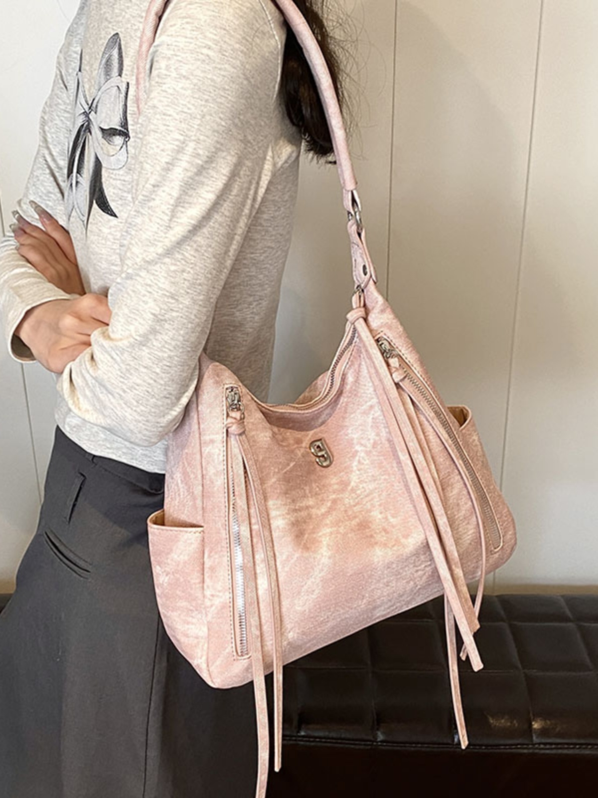 Versatile Women's Large Capacity Tote Bag, Crossbody Style for Summer 2024, Ideal for College Students and Commuting