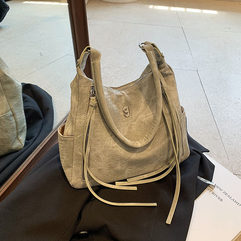 Versatile Women's Large Capacity Tote Bag, Crossbody Style for Summer 2024, Ideal for College Students and Commuting