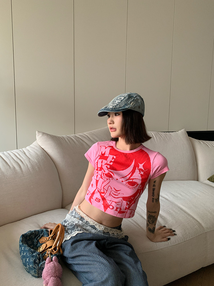 Vintage American Comic Girl Round Neck Crop Top for Women - Slim Fit Short Sleeve T-Shirt - Y2K Summer Style Vintage American Comic Girl Round Neck Crop Top for Women - Slim Fit Short Sleeve T-Shirt - Y2K Summer Style