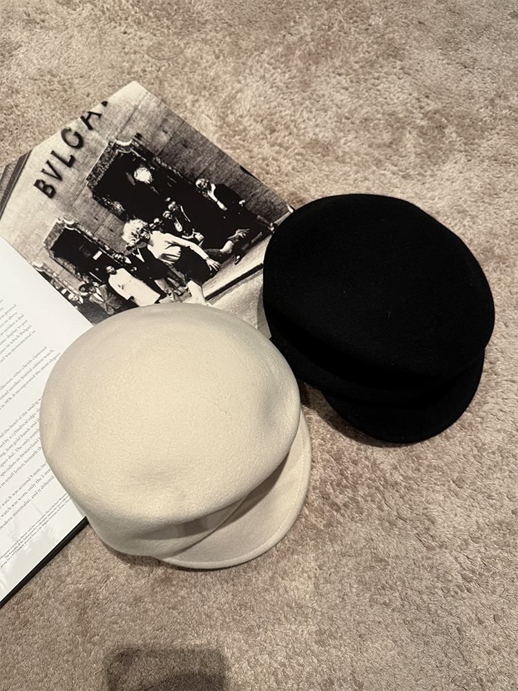 Vintage Black Wool Felt Newsboy Cap for Women - Autumn Winter Equestrian Octagonal Beret Style Hat Vintage Black Wool Felt Newsboy Cap for Women - Autumn Winter Equestrian Octagonal Beret Style Hat