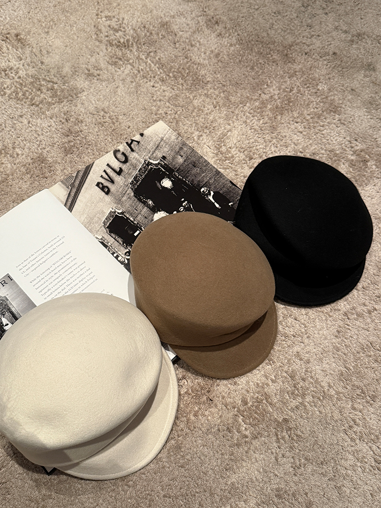 Vintage Black Wool Felt Newsboy Cap for Women - Autumn Winter Equestrian Octagonal Beret Style Hat Vintage Black Wool Felt Newsboy Cap for Women - Autumn Winter Equestrian Octagonal Beret Style Hat