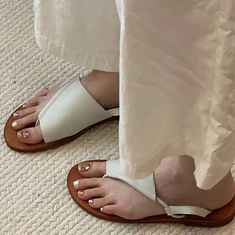 Vintage Cowhide Herringbone Flip-Flops - Minimalist Genuine Leather Thong Sandals for Women - Summer Versatile Footwear