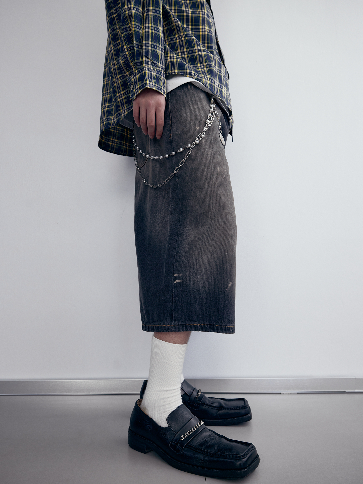 Vintage Distressed Loose Fit Cropped Pants for Men and Women - Casual Straight Leg Jeans in Dirty Wash - Trendy 90s Style Vintage Distressed Loose Fit Cropped Pants for Men and Women - Casual Straight Leg Jeans in Dirty Wash - Trendy 90s Style