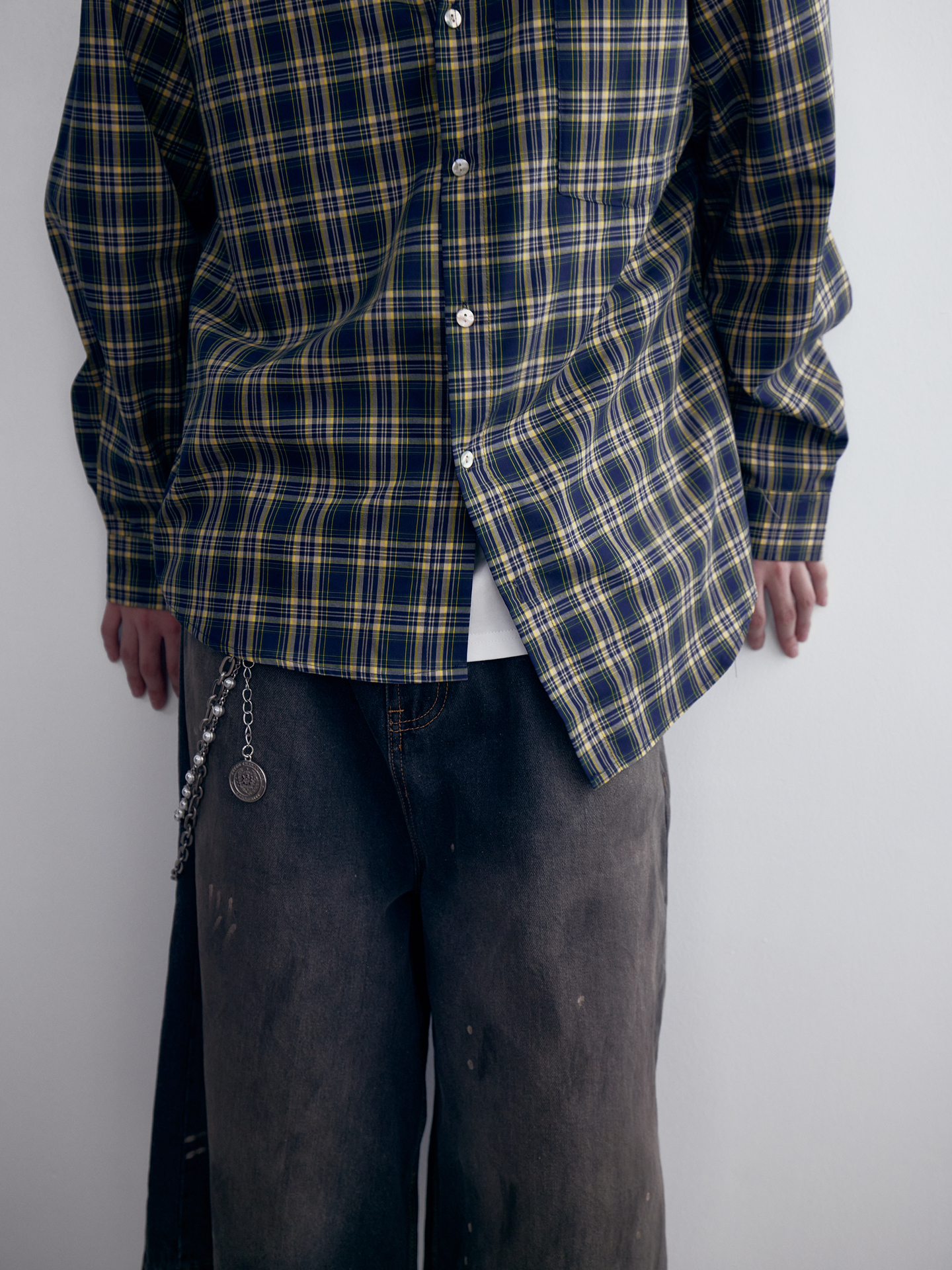 Vintage Distressed Loose Fit Cropped Pants for Men and Women - Casual Straight Leg Jeans in Dirty Wash - Trendy 90s Style Vintage Distressed Loose Fit Cropped Pants for Men and Women - Casual Straight Leg Jeans in Dirty Wash - Trendy 90s Style