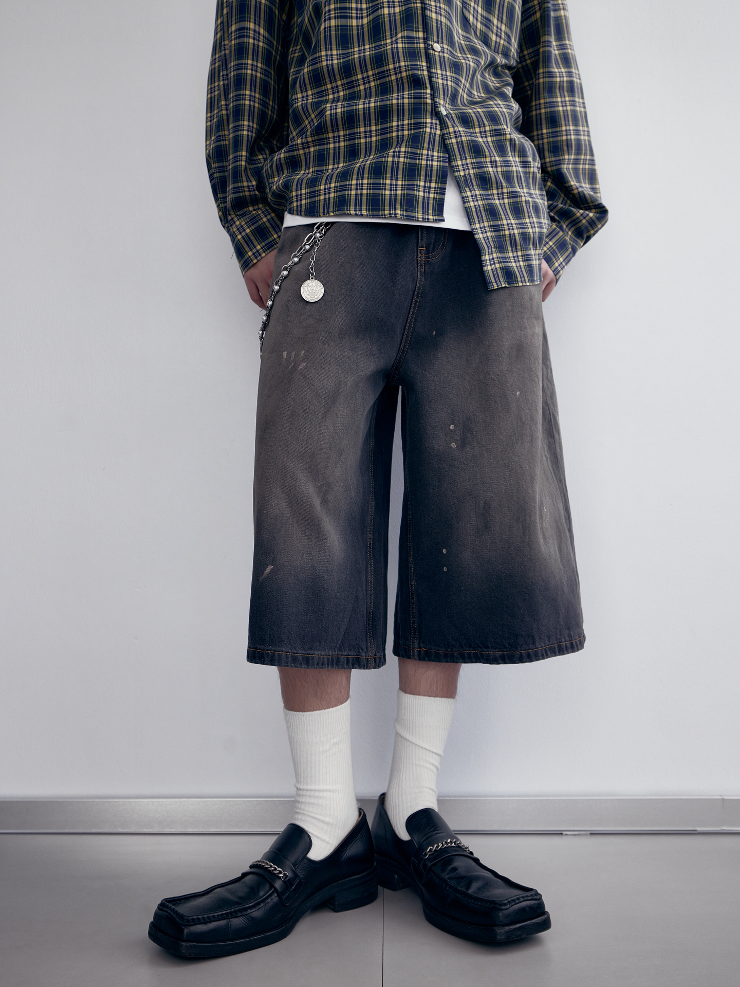 Vintage Distressed Loose Fit Cropped Pants for Men and Women - Casual Straight Leg Jeans in Dirty Wash - Trendy 90s Style