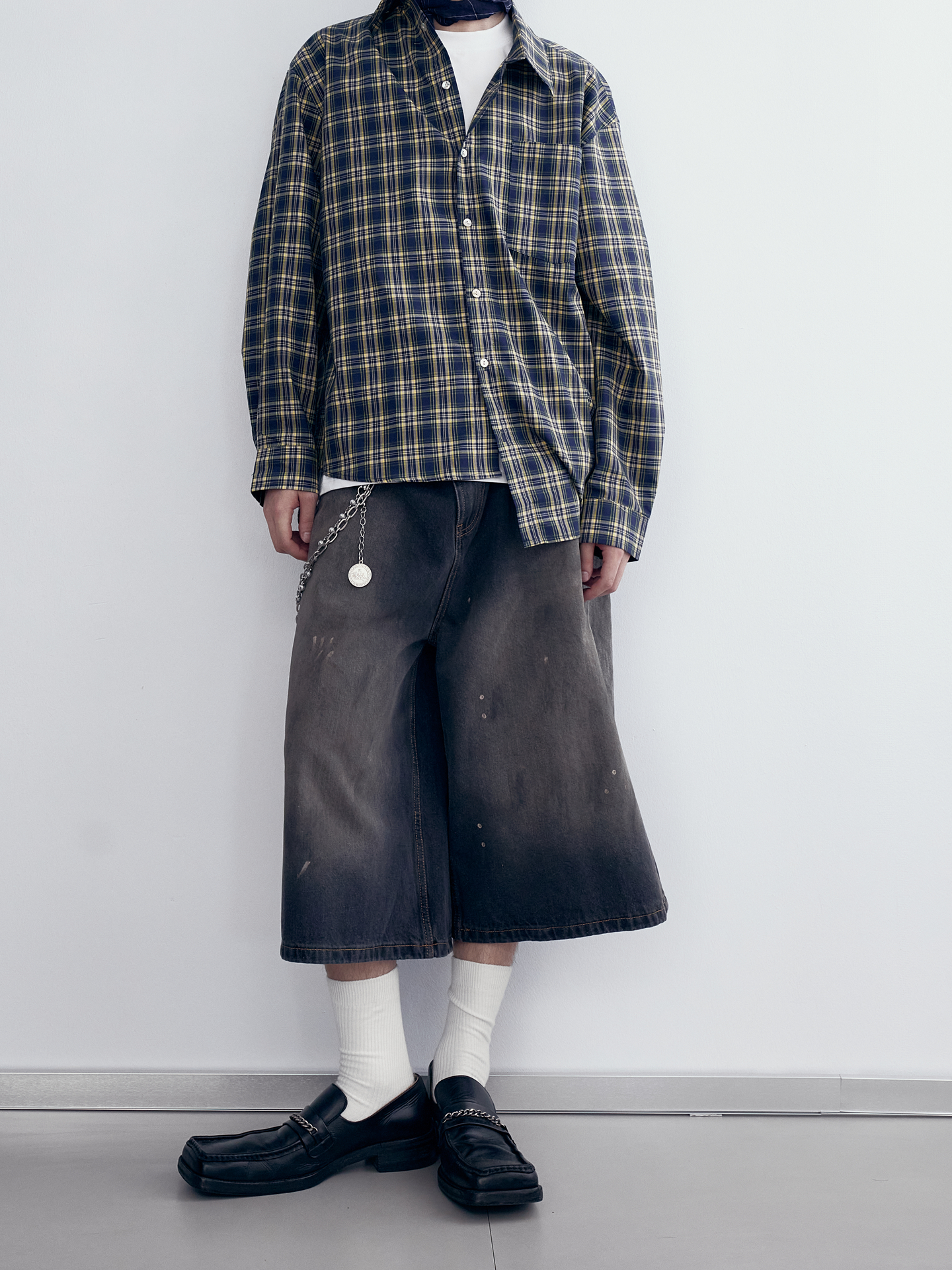 Vintage Distressed Loose Fit Cropped Pants for Men and Women - Casual Straight Leg Jeans in Dirty Wash - Trendy 90s Style Vintage Distressed Loose Fit Cropped Pants for Men and Women - Casual Straight Leg Jeans in Dirty Wash - Trendy 90s Style