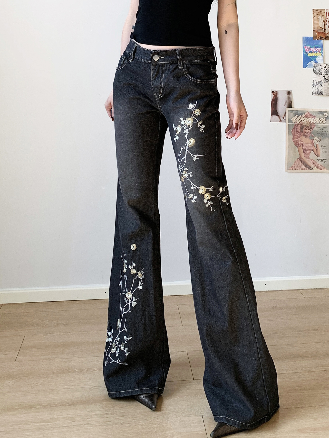 Vintage Floral Embroidered Low-Waist Distressed Slim-Fit Women's Jeans - Y2K American Style Vintage Floral Embroidered Low-Waist Distressed Slim-Fit Women's Jeans - Y2K American Style