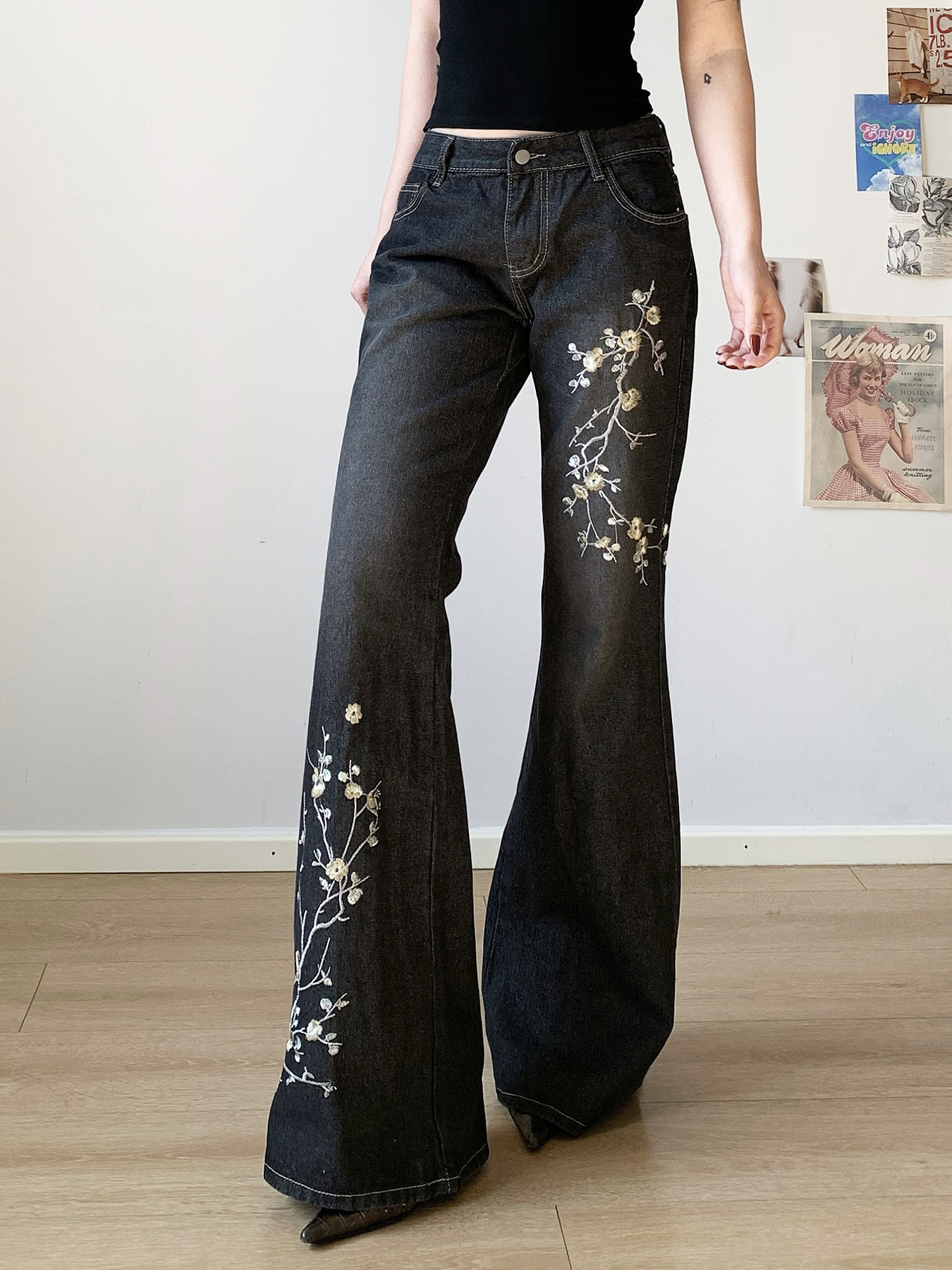 Vintage Floral Embroidered Low-Waist Distressed Slim-Fit Women's Jeans - Y2K American Style Vintage Floral Embroidered Low-Waist Distressed Slim-Fit Women's Jeans - Y2K American Style