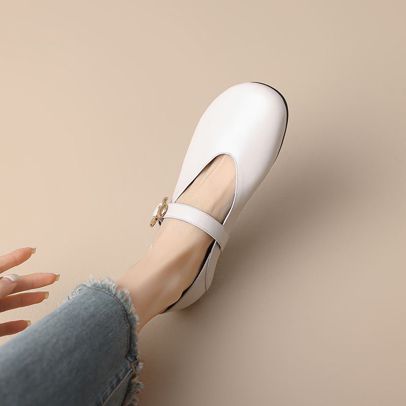 Vintage French Round-Toe One-Strap Mary Jane Shoes with Slimming V-Cut - Retro Grandma Style Footwear Vintage French Round-Toe One-Strap Mary Jane Shoes with Slimming V-Cut - Retro Grandma Style Footwear