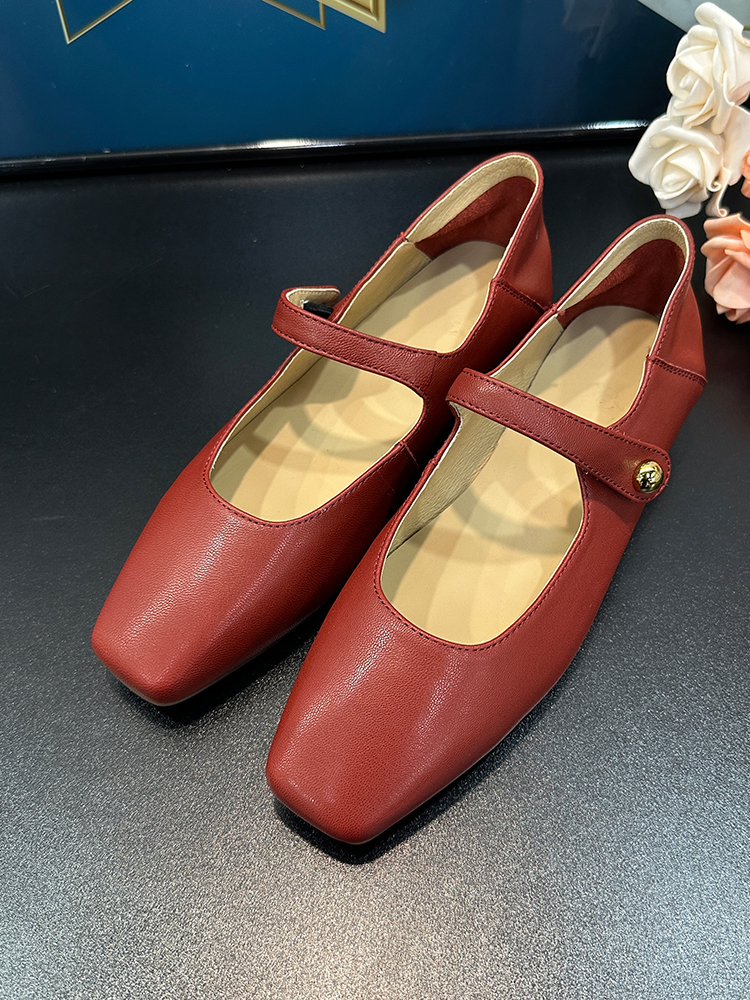 Vintage French Sheepskin Mary Jane Women's Flats with Gold Buckle - Spring Outdoor Shallow Mouth Leather Commuting Shoes