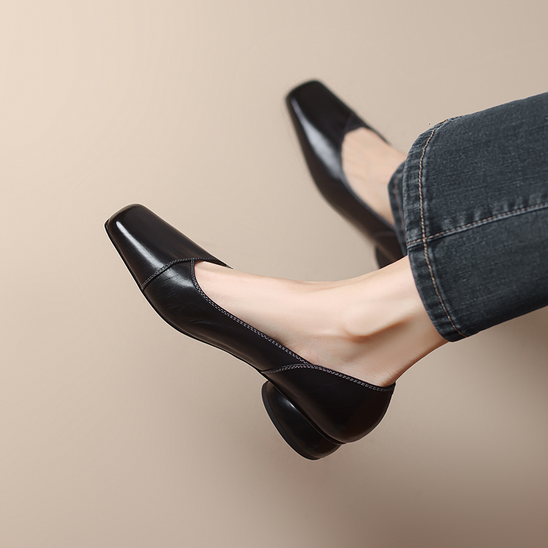 Vintage French Square-Toe Slip-On Loafers for Women with Low Chunky Heels - Chic Retro Style Footwear Vintage French Square-Toe Slip-On Loafers for Women with Low Chunky Heels - Chic Retro Style Footwear