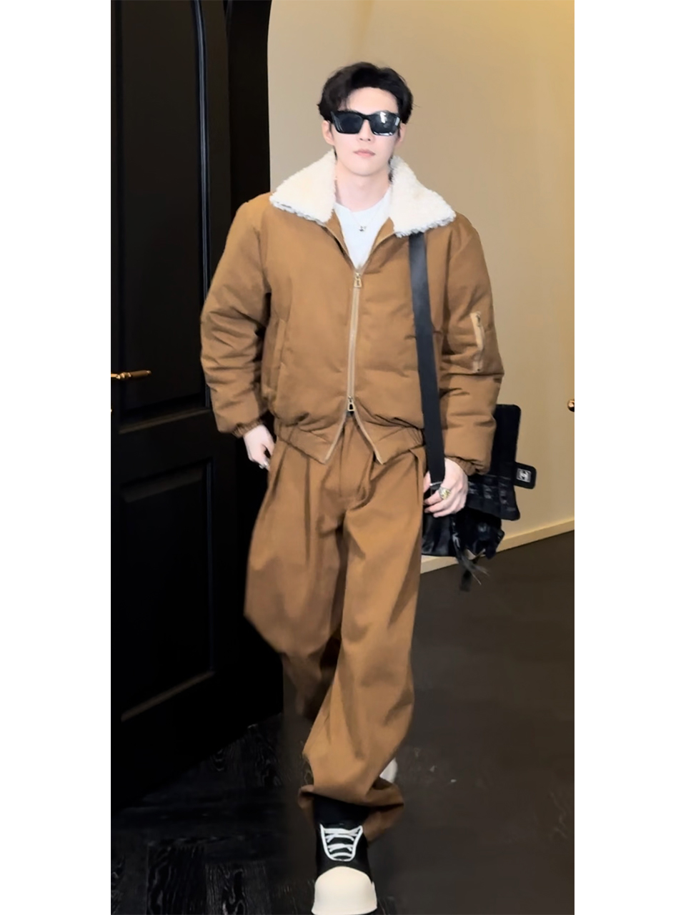 Vintage Fur Collar Cotton Jacket Set with Casual Straight Pants - 2025 Autumn/Winter American Style Fashion Vintage Fur Collar Cotton Jacket Set with Casual Straight Pants - 2025 Autumn/Winter American Style Fashion