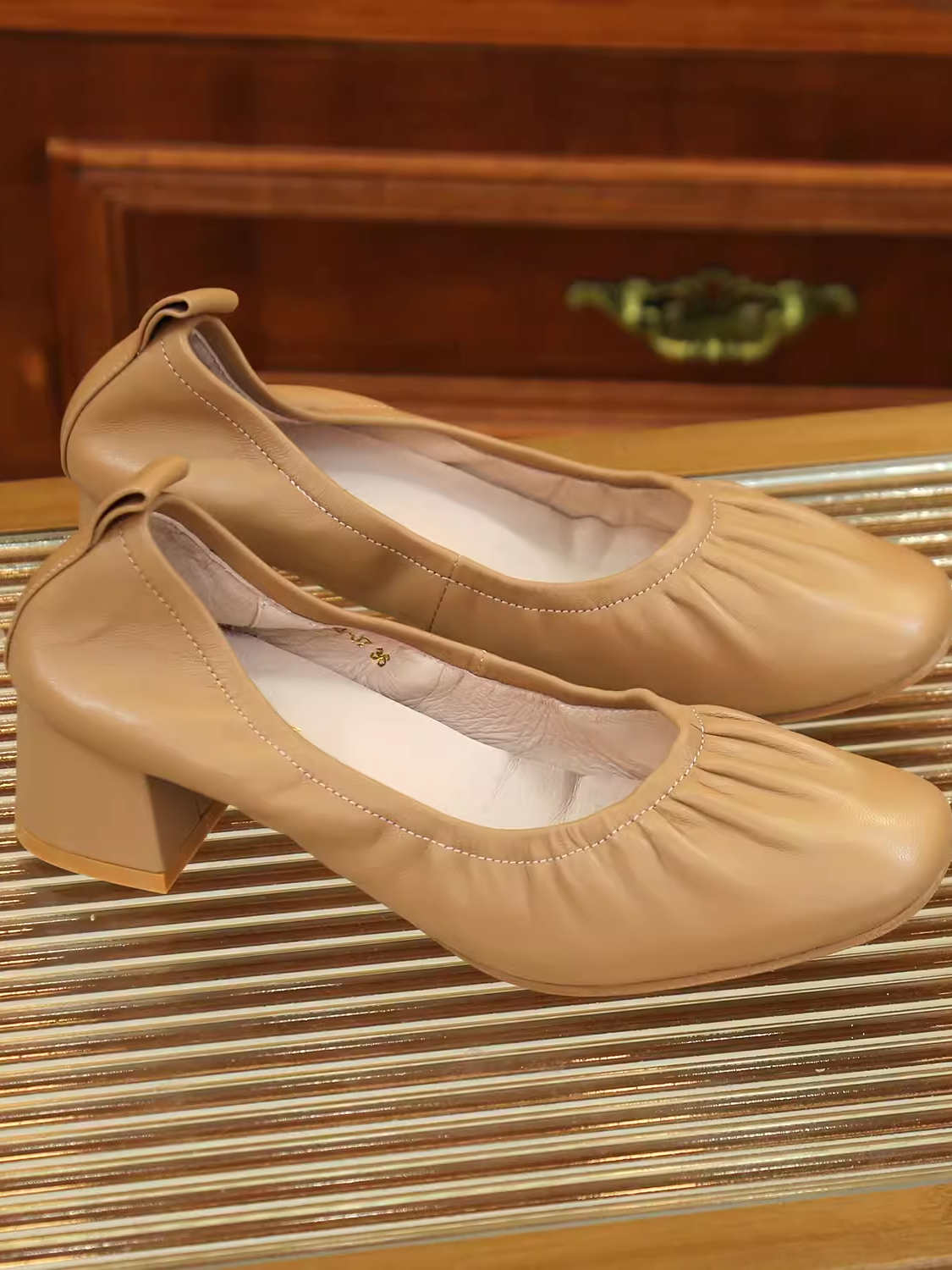 Vintage Genuine Leather Chunky Heel Grandma Shoes for Women - 4.5cm Square Toe Mid-Heel Flats - Autumn 2025 Style