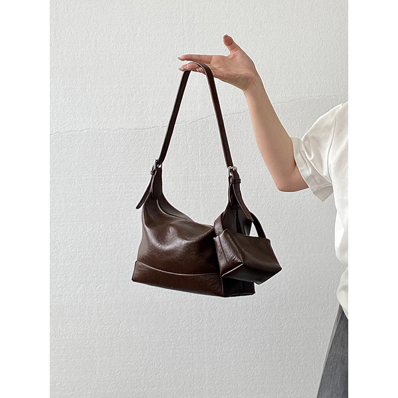 Vintage High-End Women's Crossbody Bag - Stylish Underarm Handheld Shoulder Bag for Commuter Chic, Niche Fashion 2025