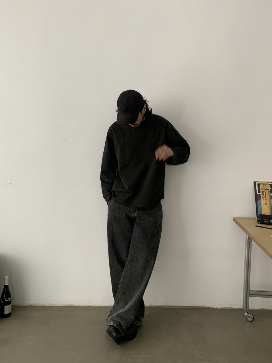 Vintage-Inspired Faded Black Loose Fit Jeans for Men and Women - Trendy Unisex Long Pants with Clean Design Vintage-Inspired Faded Black Loose Fit Jeans for Men and Women - Trendy Unisex Long Pants with Clean Design