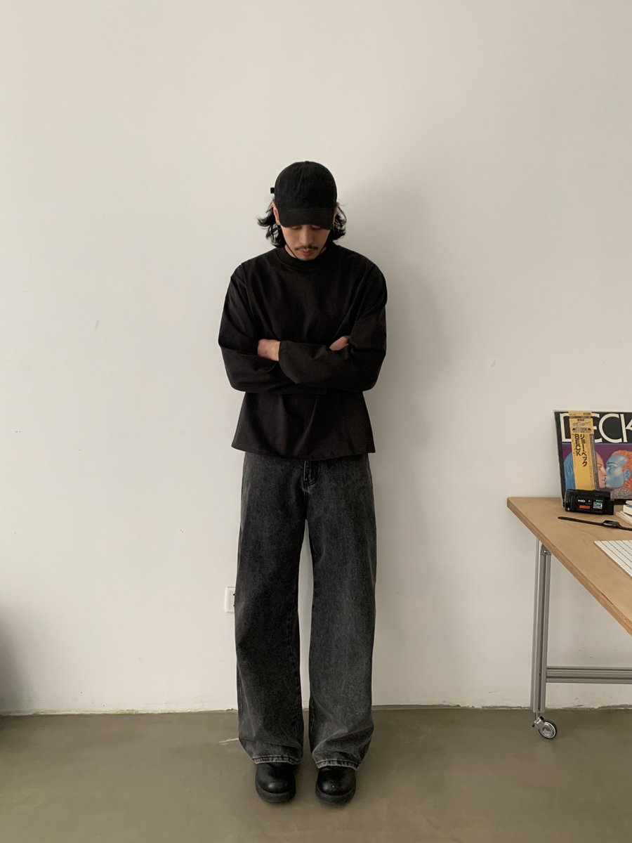 Vintage-Inspired Faded Black Loose Fit Jeans for Men and Women - Trendy Unisex Long Pants with Clean Design Vintage-Inspired Faded Black Loose Fit Jeans for Men and Women - Trendy Unisex Long Pants with Clean Design