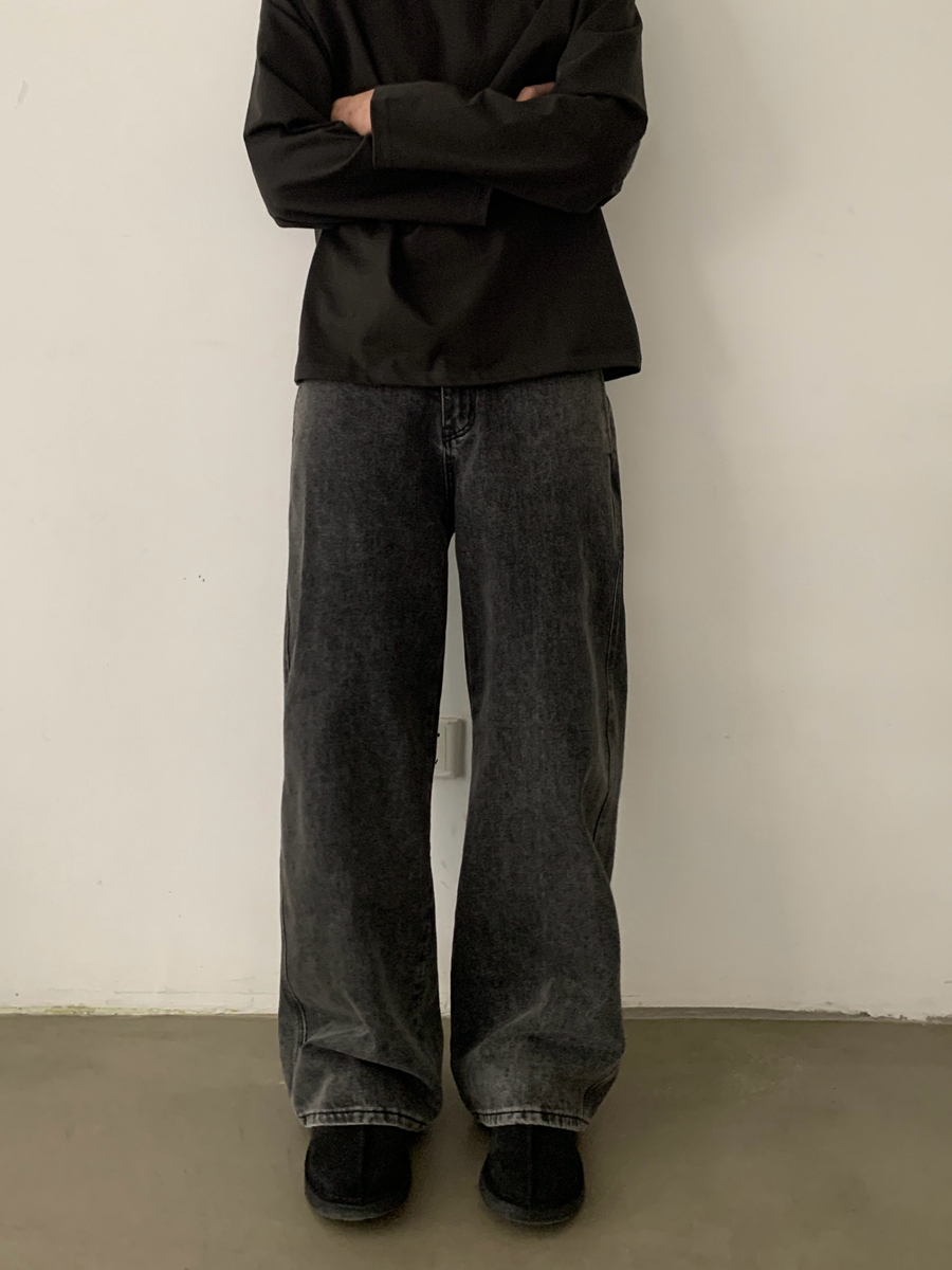 Vintage-Inspired Faded Black Loose Fit Jeans for Men and Women - Trendy Unisex Long Pants with Clean Design