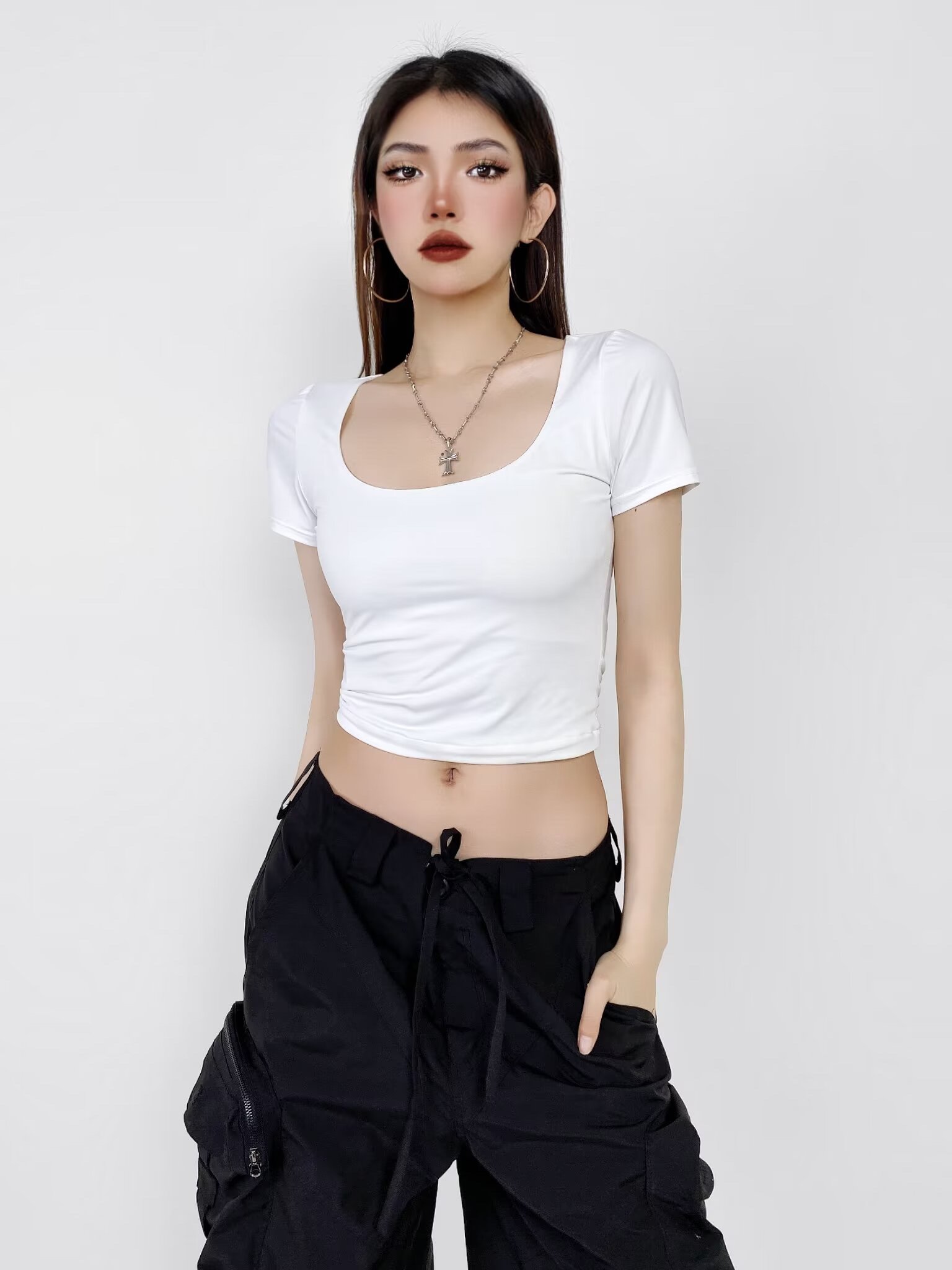 Vintage Jazz-Style French U-Neck Solid Color T-Shirt for Women, Slim Fit Short Sleeves Summer Top for Trendy Girls