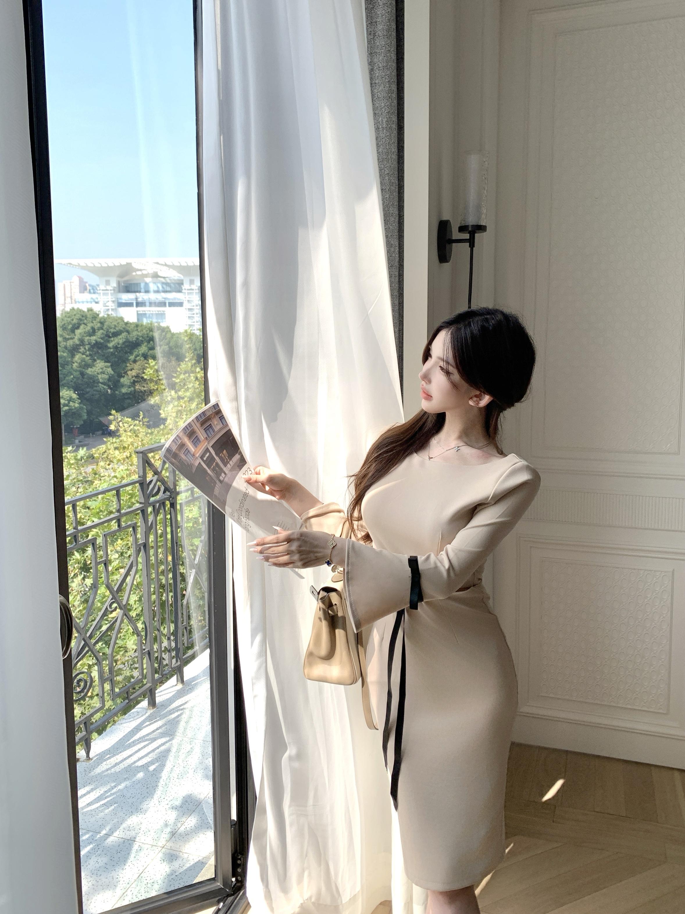 Vintage Korean-Style Waist-Cinching Bow-Tie Flared Sleeve Bodycon Dress for a Chic Y2K Look