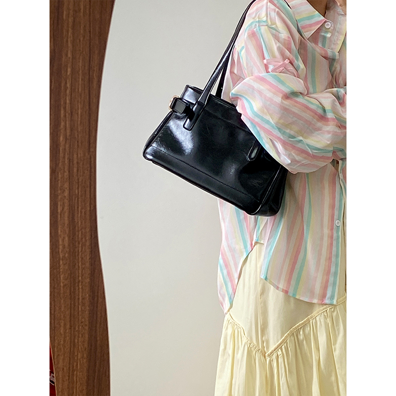 Vintage Korean Style Women's Tote Handbag - Large Capacity Commuter Shoulder Bag for Everyday Use