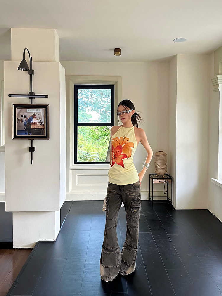 Vintage Multi-Pocket Heavyweight Distressed Flared Jeans - Retro 90s Style Flared Pants for a Trendy Look