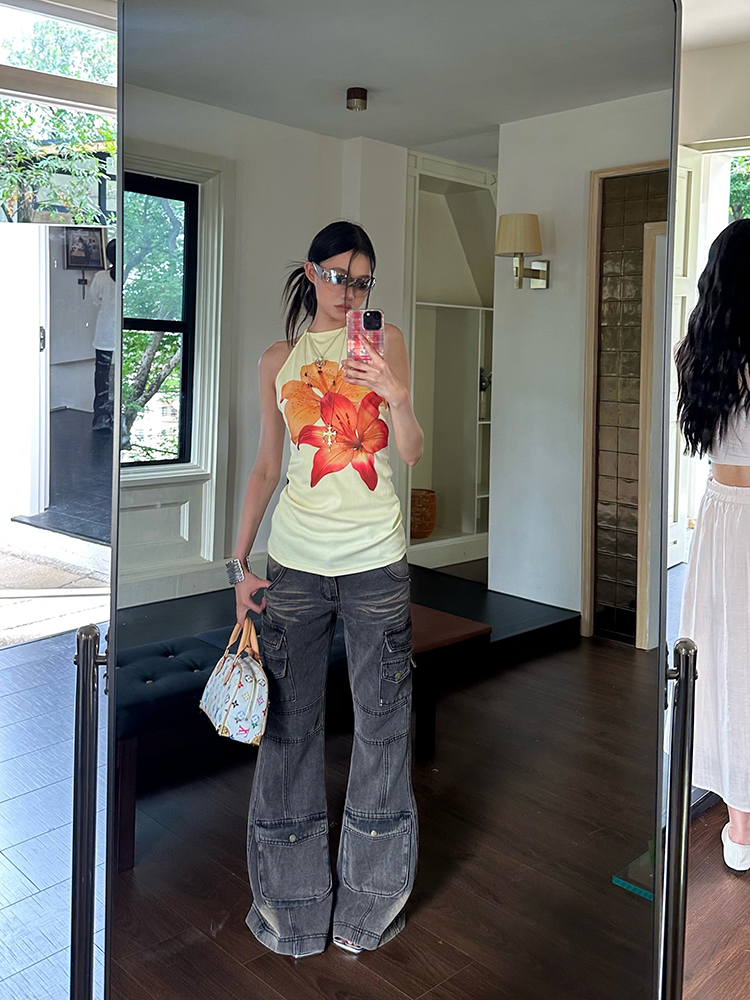 Vintage Multi-Pocket Heavyweight Distressed Flared Jeans - Retro 90s Style Flared Pants for a Trendy Look Vintage Multi-Pocket Heavyweight Distressed Flared Jeans - Retro 90s Style Flared Pants for a Trendy Look