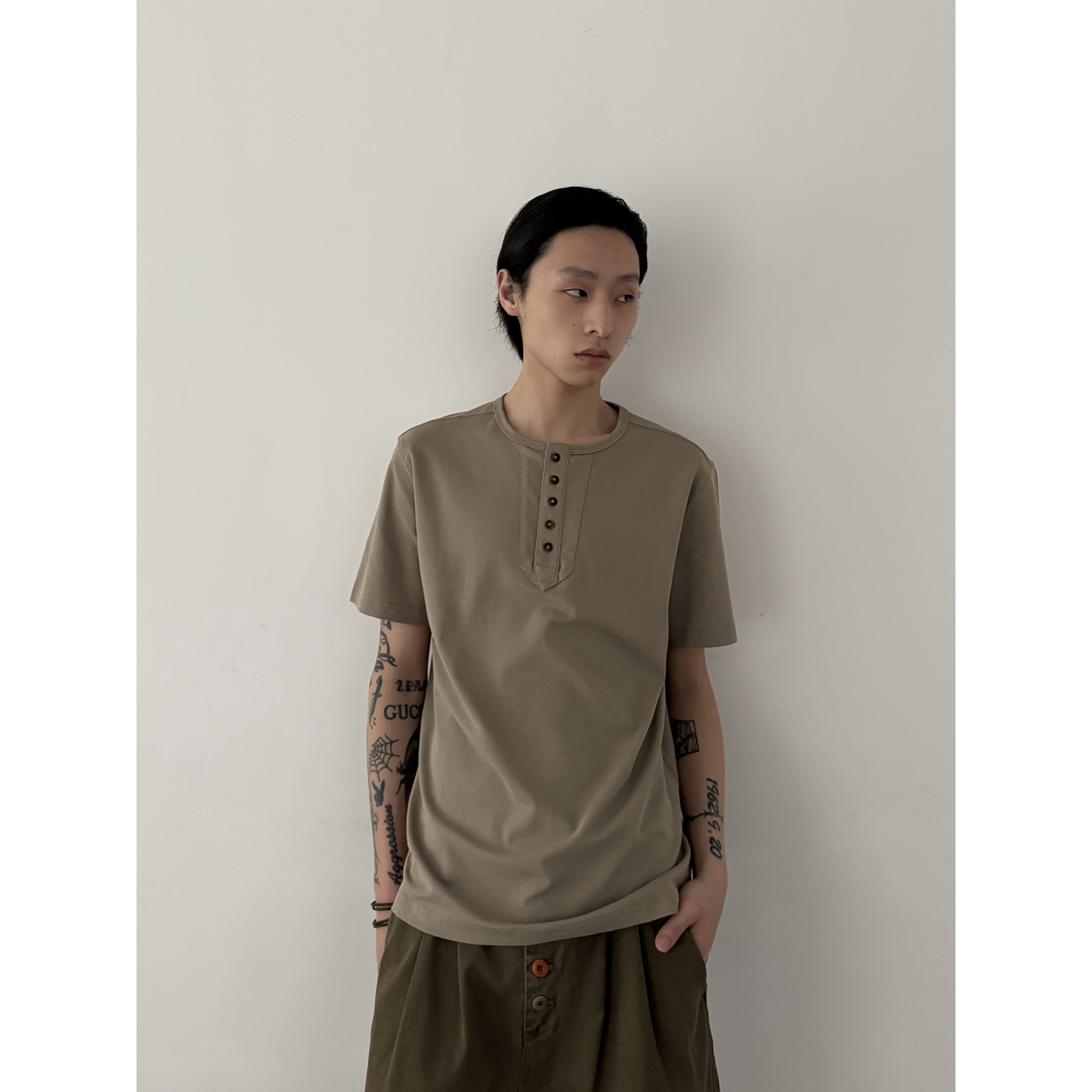 Vintage Patchwork Henley Short Sleeve T-Shirt for Men and Women, Cleanfit Loose Casual Top, Retro Commuter Style Vintage Patchwork Henley Short Sleeve T-Shirt for Men and Women, Cleanfit Loose Casual Top, Retro Commuter Style