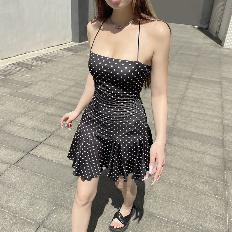 Vintage Polka Dot Halter Neck Fitted A-Line Dress for Spicy Girls - Chic French Style, Sexy Chest-Enhancing Design