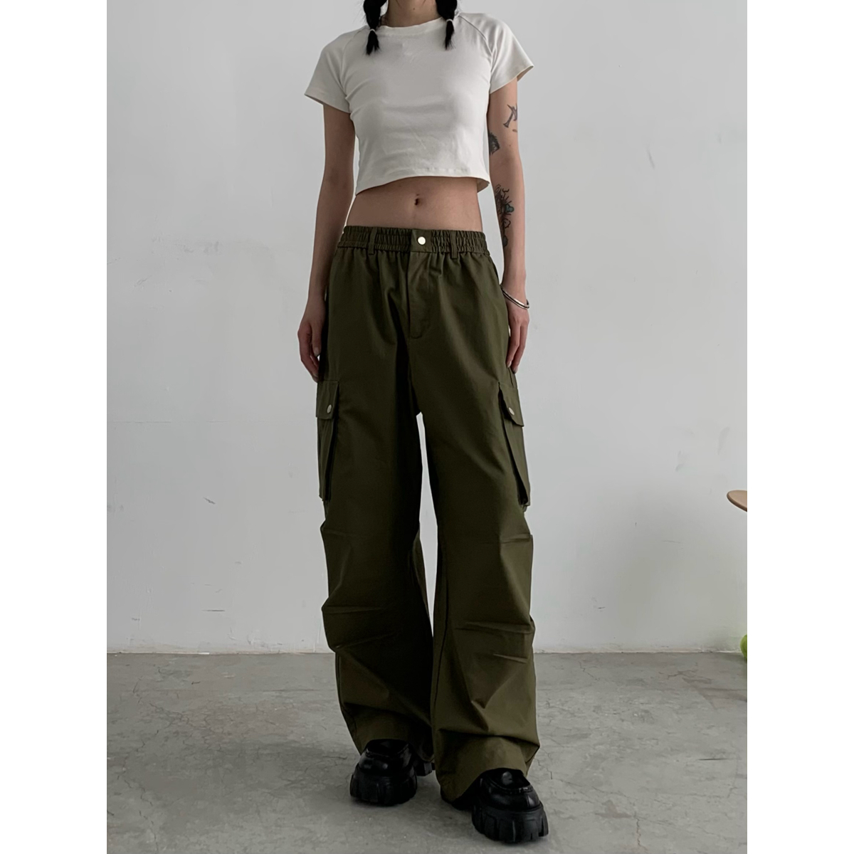 Vintage Straight Leg Cargo Pants for Men and Women - Unisex Loose Fit Trendy Outdoor Work Trousers Vintage Straight Leg Cargo Pants for Men and Women - Unisex Loose Fit Trendy Outdoor Work Trousers