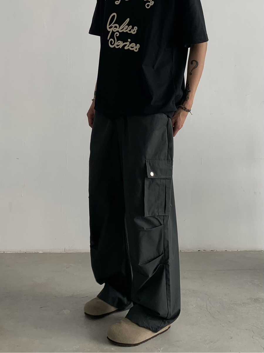 Vintage Straight Leg Cargo Pants for Men and Women - Unisex Loose Fit Trendy Outdoor Work Trousers Vintage Straight Leg Cargo Pants for Men and Women - Unisex Loose Fit Trendy Outdoor Work Trousers