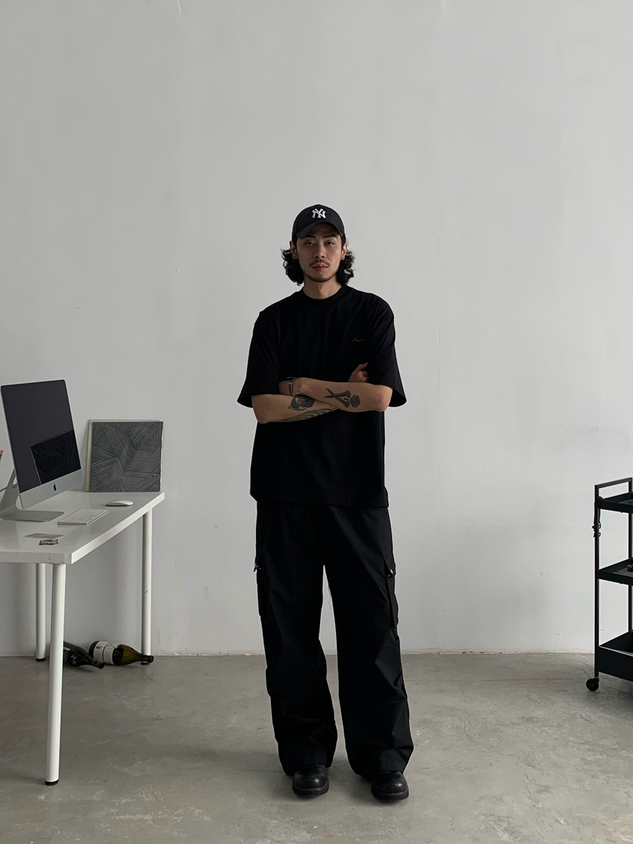 Vintage Straight Leg Cargo Pants for Men and Women - Unisex Loose Fit Trendy Outdoor Work Trousers Vintage Straight Leg Cargo Pants for Men and Women - Unisex Loose Fit Trendy Outdoor Work Trousers