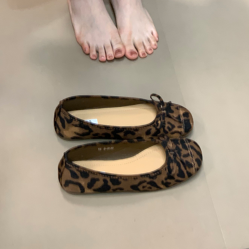 Vintage-Style Suede Ballet Flats for Women, Shallow Mouth Loafers with Bow, 2025 Fashion, Comfortable Everyday Shoes Vintage-Style Suede Ballet Flats for Women, Shallow Mouth Loafers with Bow, 2025 Fashion, Comfortable Everyday Shoes