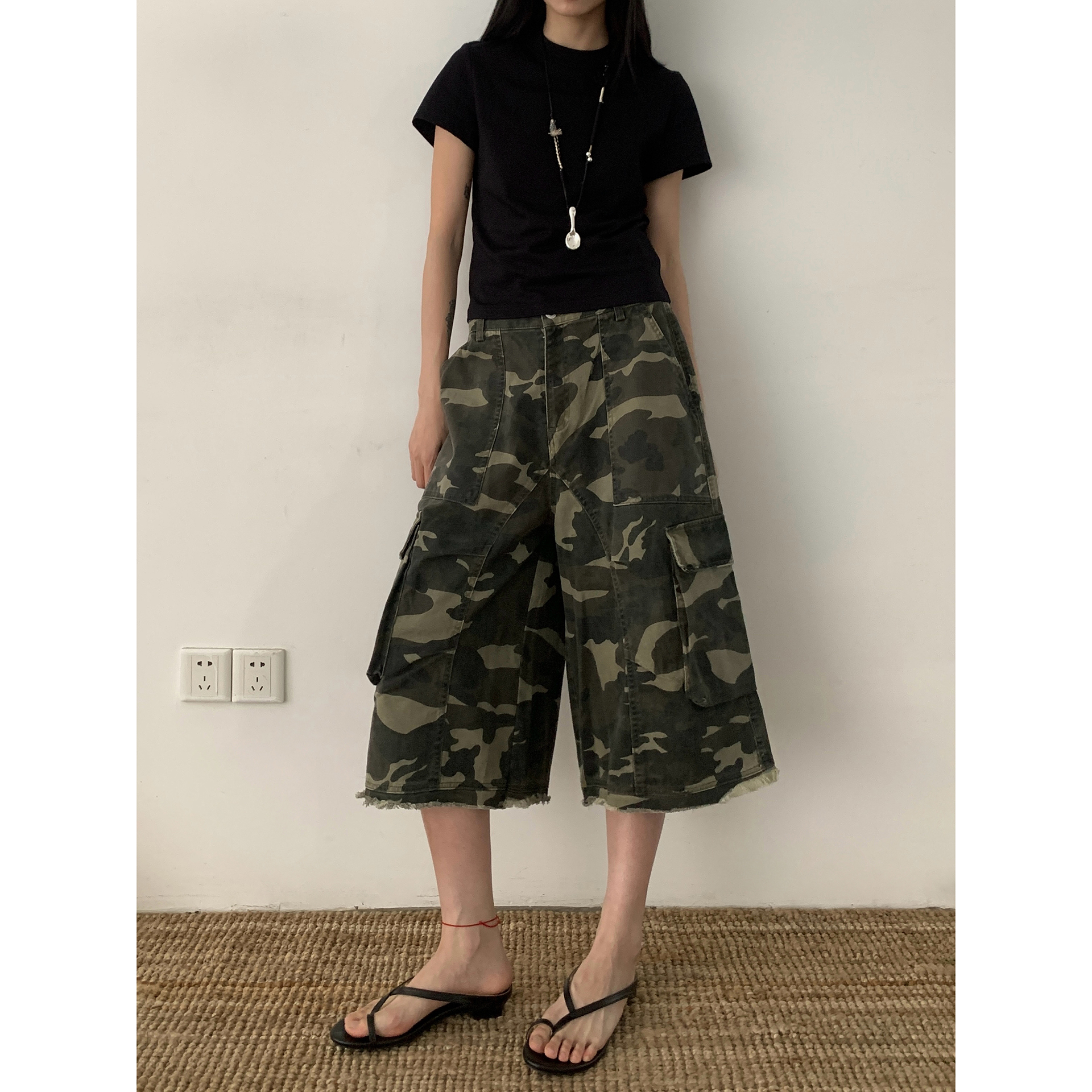 Vintage Washed Camouflage Cargo Pants for Men and Women - Loose Fit, Versatile American-Style Cropped Casual Pants