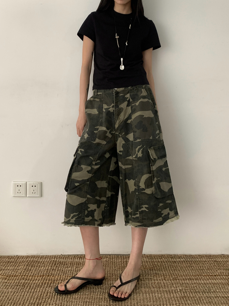 Vintage Washed Camouflage Cargo Pants for Men and Women - Loose Fit, Versatile American-Style Cropped Casual Pants