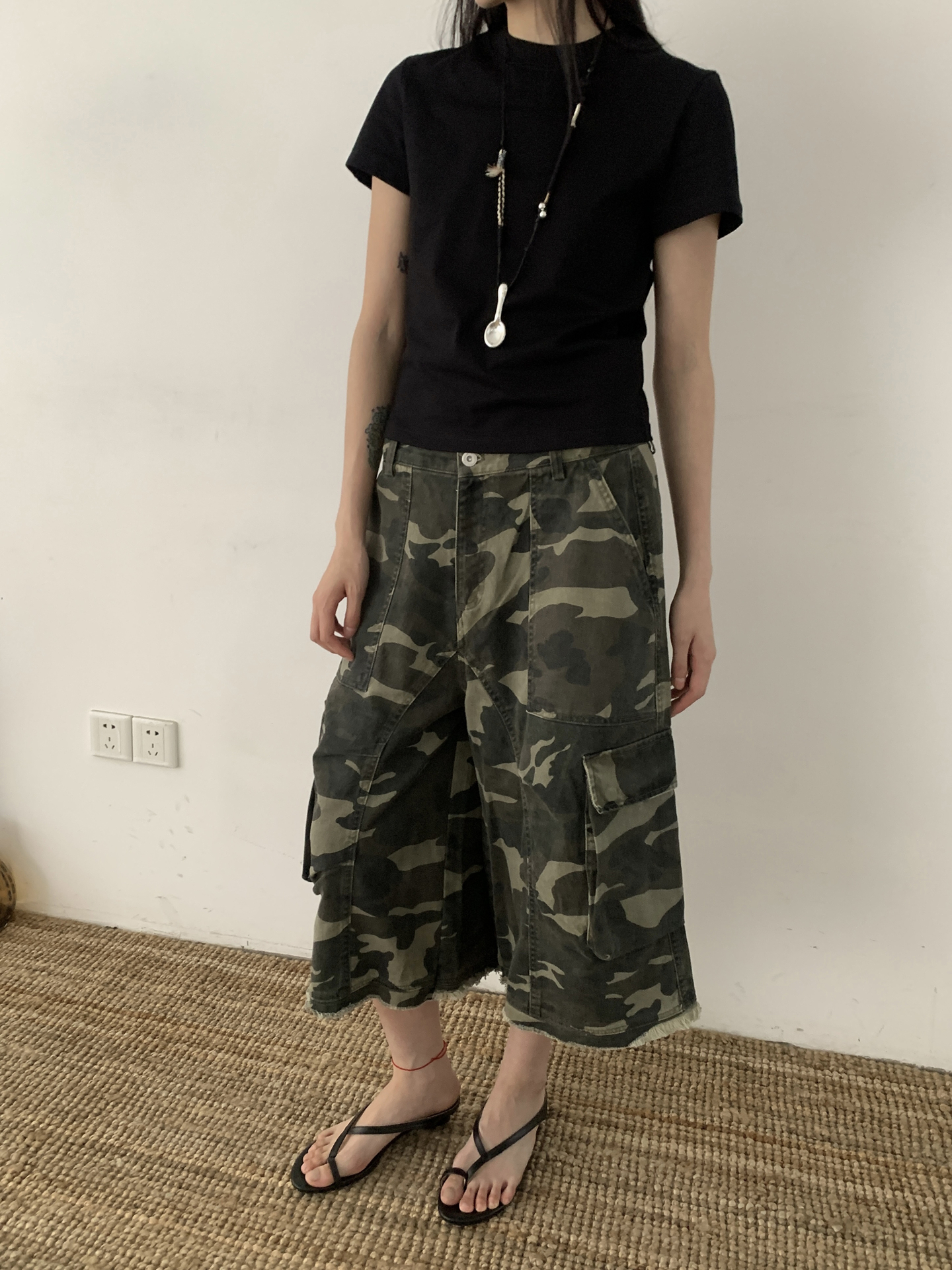 Vintage Washed Camouflage Cargo Pants for Men and Women - Loose Fit, Versatile American-Style Cropped Casual Pants Vintage Washed Camouflage Cargo Pants for Men and Women - Loose Fit, Versatile American-Style Cropped Casual Pants