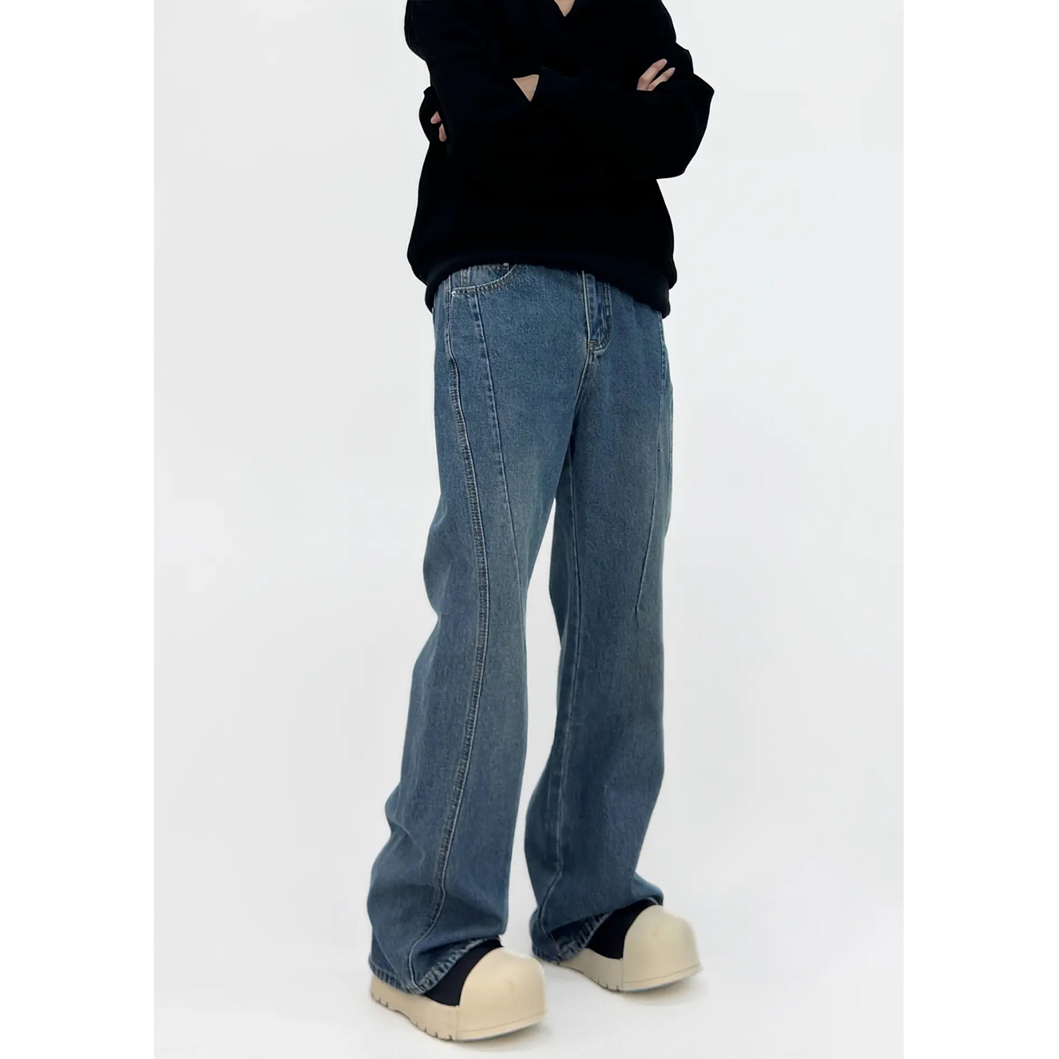 Vintage Washed Denim Pants for Men - Mid-Rise, Slimming, Slightly Flared, Casual Loose Fit, American Style, 90s Inspired Fashion. Vintage Washed Denim Pants for Men - Mid-Rise, Slimming, Slightly Flared, Casual Loose Fit, American Style, 90s Inspired Fashion.