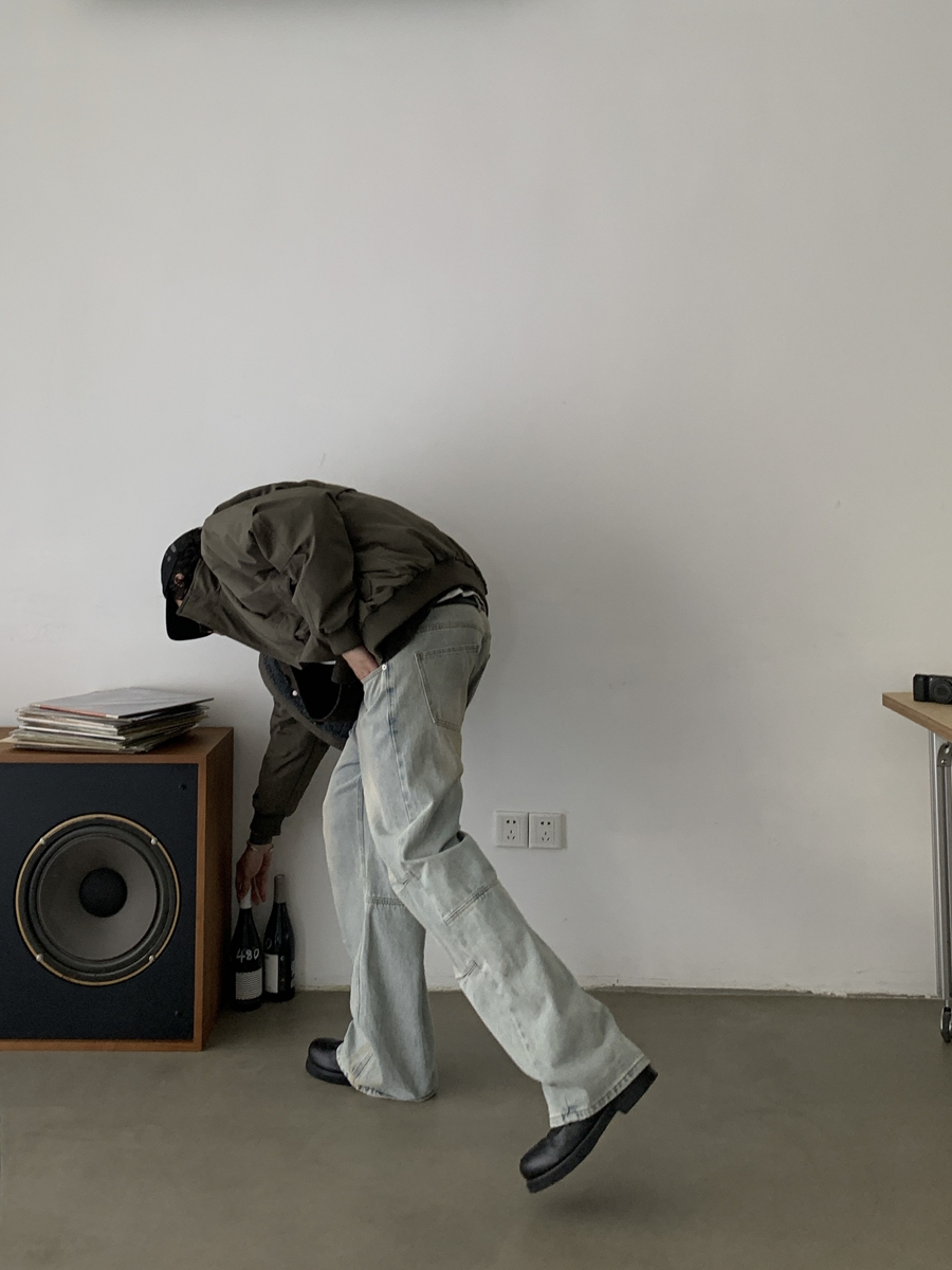 Vintage Washed Distressed Baggy Jeans for Unisex - Trendy Loose Straight Casual Pants in American Style Vintage Washed Distressed Baggy Jeans for Unisex - Trendy Loose Straight Casual Pants in American Style