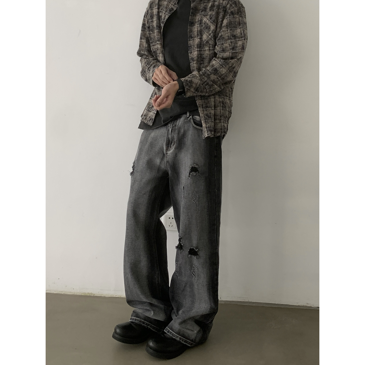 Vintage Washed Distressed Black Baggy Jeans for Unisex - Trendy 90s Inspired Loose Straight Casual Pants