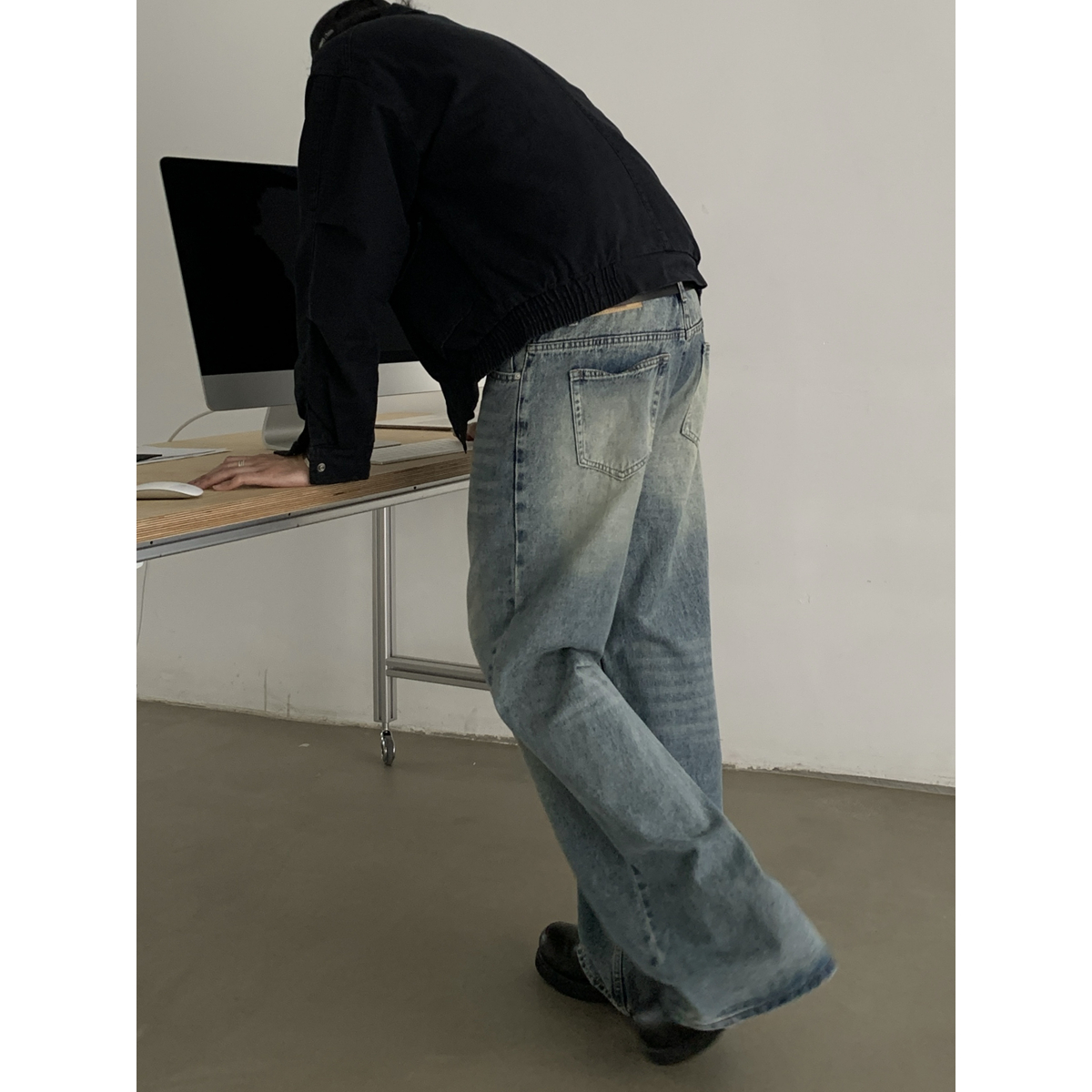 Vintage Washed Distressed Clean Fit Unisex Straight Leg Jeans - Trendy High-End Casual Pants for a Timeless Look