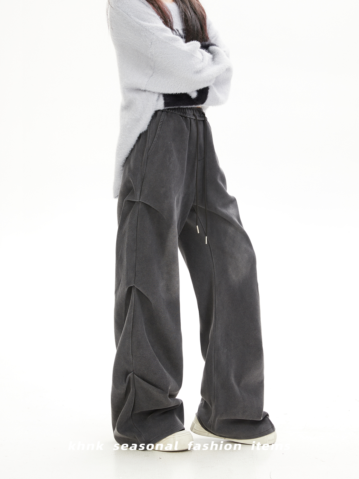 Vintage Washed Gray Pleated Wide-Leg Denim Pants for Women - American Style, Draped Loose Fit, Spring & Autumn Sports Fashion Vintage Washed Gray Pleated Wide-Leg Denim Pants for Women - American Style, Draped Loose Fit, Spring & Autumn Sports Fashion