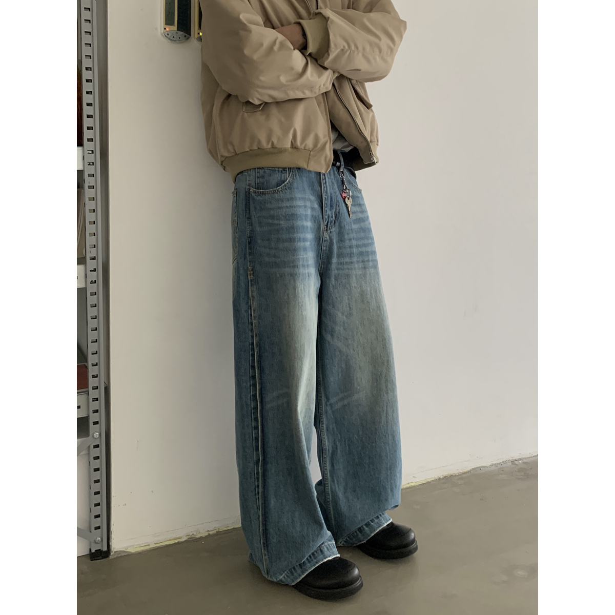 Vintage Washed Loose Curved Blade Jeans for Men and Women - Trendy Wide-Leg High-End Arc Casual Pants