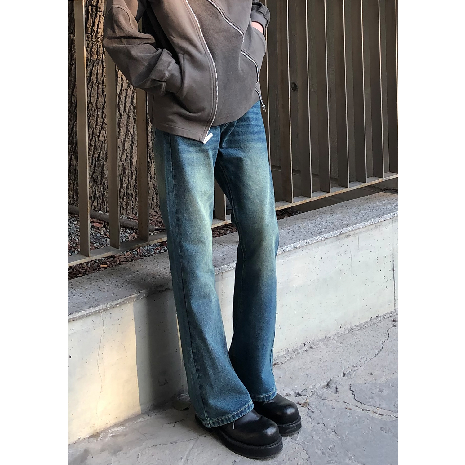 Vintage Washed Micro-Flare Jeans for Men and Women - Slim Fit, Flattering High VIBE Style, Versatile 90s Inspired Fashion