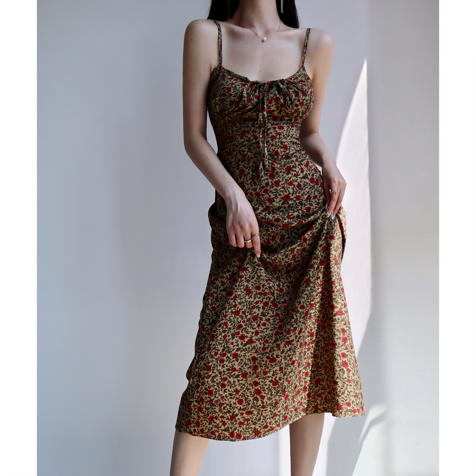 Vintage Yellow Floral Spaghetti Strap High-Waisted Dress - Sexy Slim-Fit French-Style Beach Vacation Dress