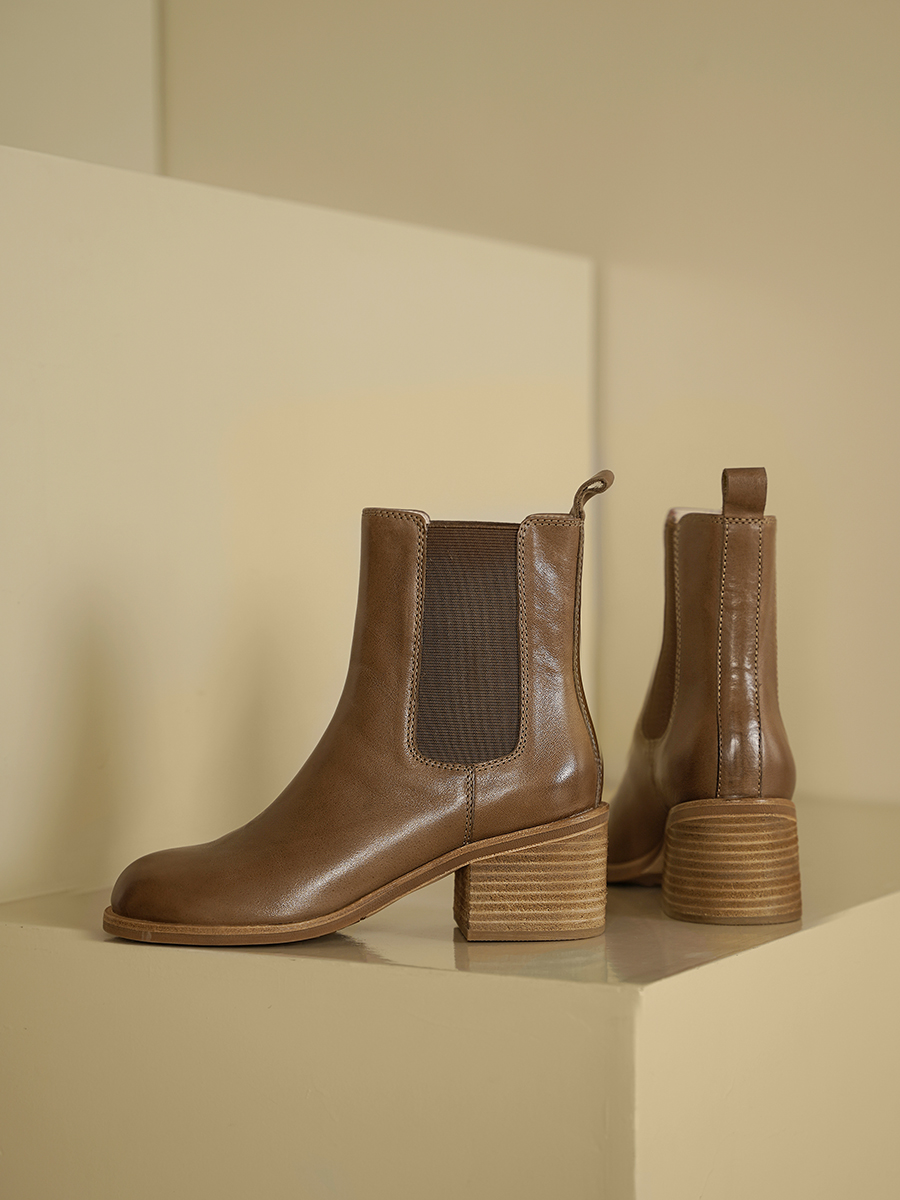 Washed Cowhide Chelsea Short Boots - 2025 Winter Mid-Heel Chunky Ankle Boots in Genuine Leather Washed Cowhide Chelsea Short Boots - 2025 Winter Mid-Heel Chunky Ankle Boots in Genuine Leather