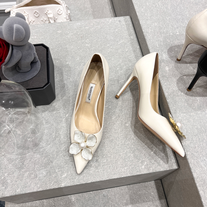 White Genuine Leather Fairy Style Pointed Toe High Heels for Women - Fresh Gardenia Design, Elegant Temperament, Perfect for Any Occasion White Genuine Leather Fairy Style Pointed Toe High Heels for Women - Fresh Gardenia Design, Elegant Temperament, Perfect for Any Occasion